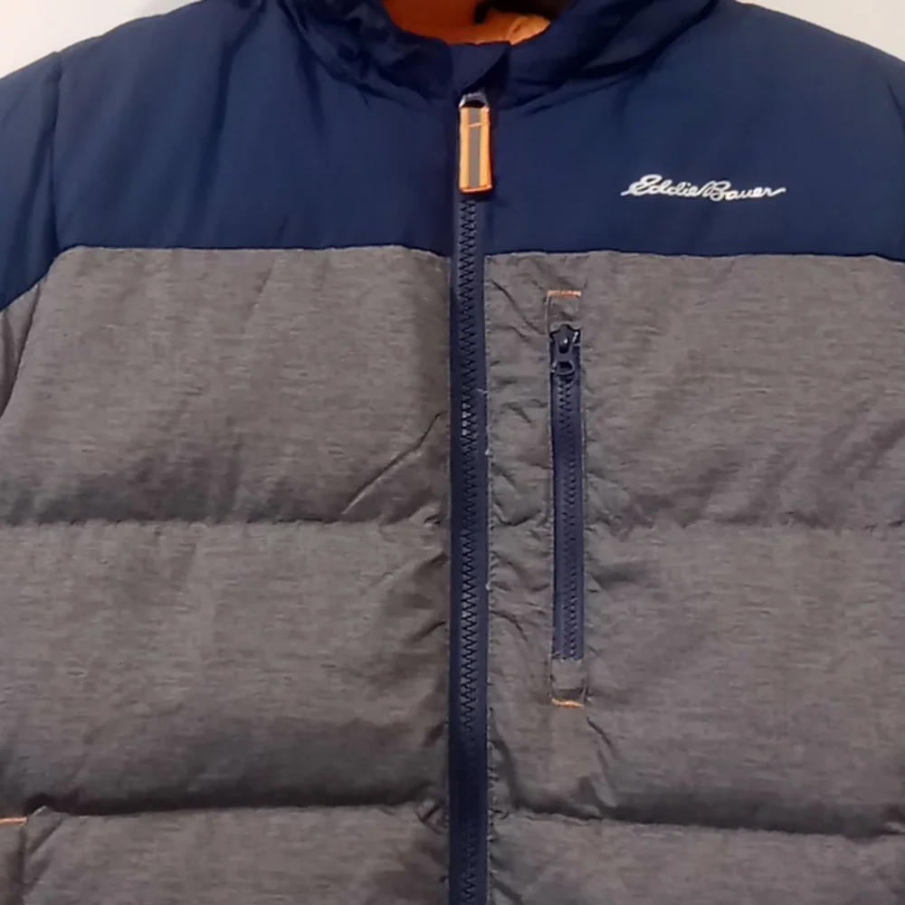 Eddie Bauer Boys' Classic Down Hooded Jacket NWT Sizes Small & Medium - Picture 5 of 5
